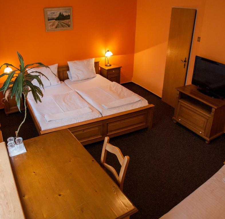 Hotel A Restaurace U Hrncire Kutná Hora Стая снимка